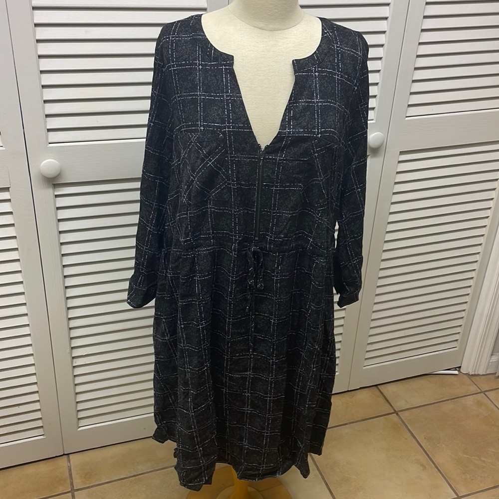 Torrid Mini Challis Zip Front Shirt Dress Size 18-20 or 2X Black & Lavender